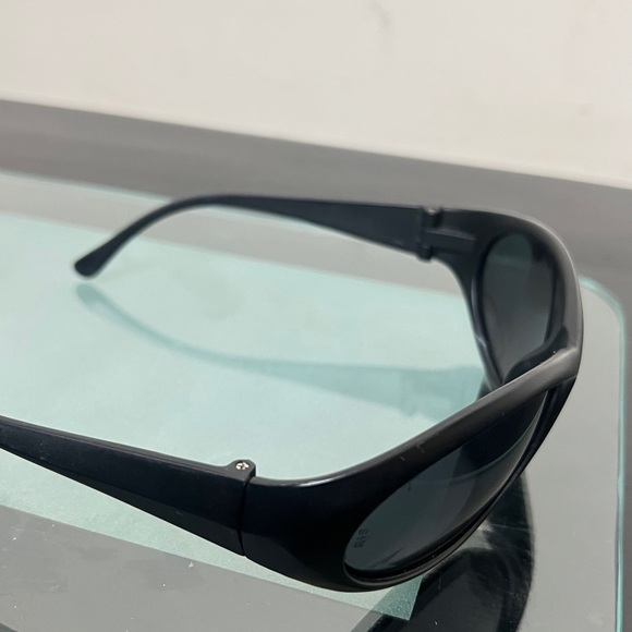 R+S Black Frame Polarized Sunglasses UV400 - Picture 12 of 15